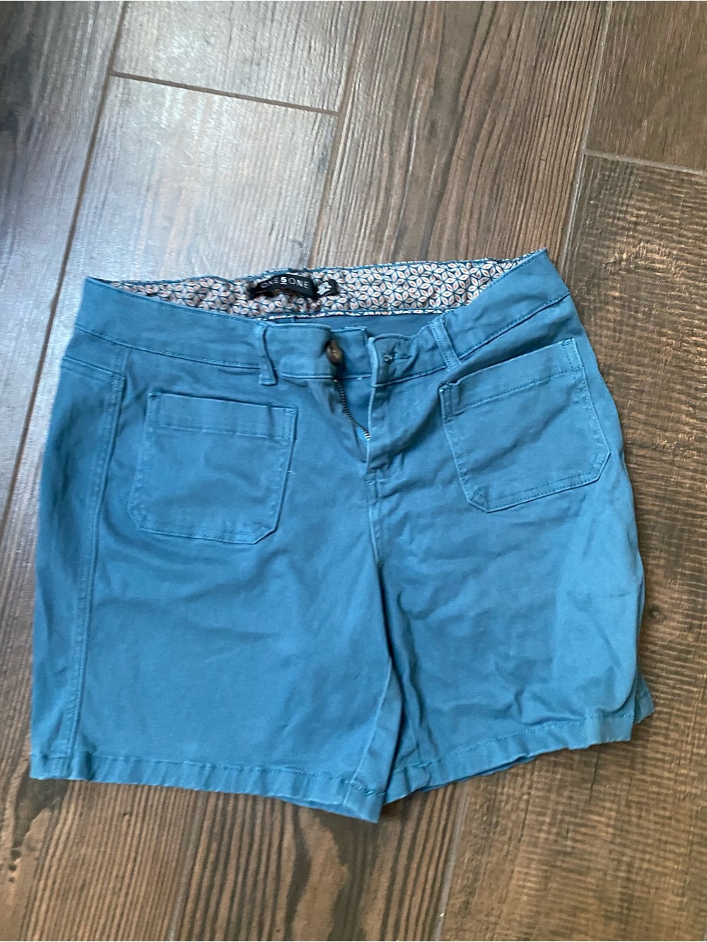 one 5 one Women’s Shorts- SZ 6